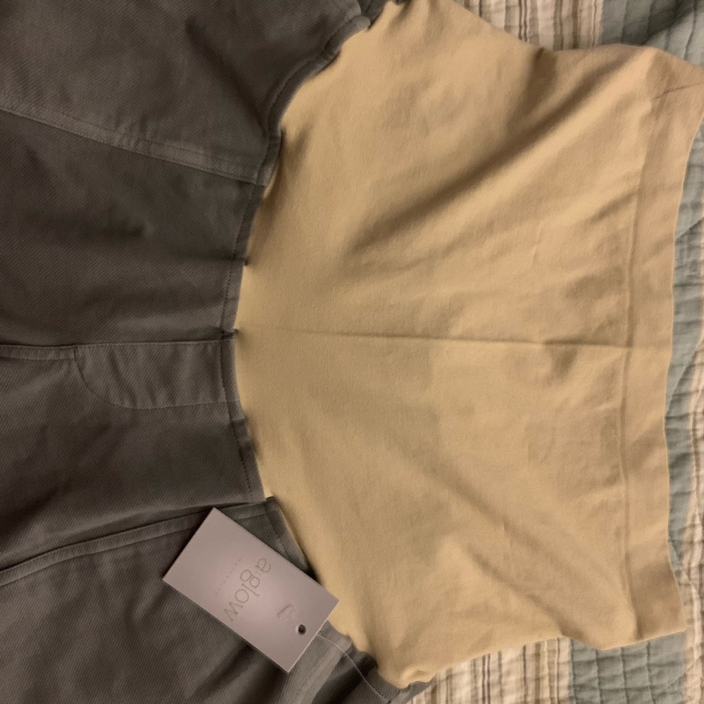 Maternity capris - Picture 3 of 5